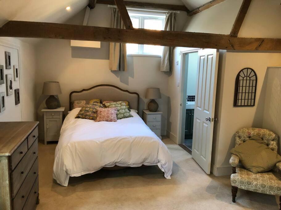 The Cowshed Apartment Salisbury